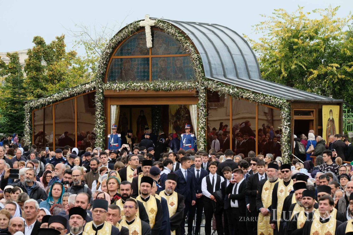 Capitala şi-a cinstit cu evlavie Sfântul Ocrotitor 274400