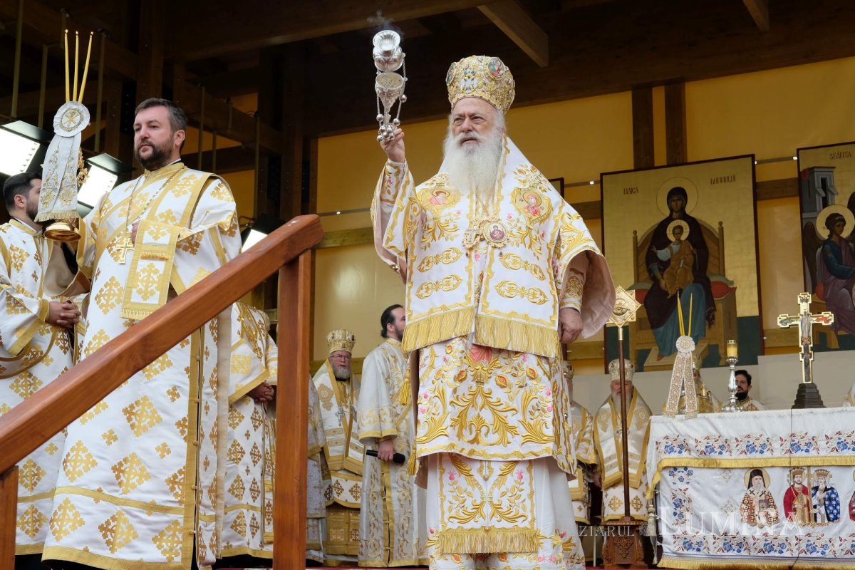 Capitala şi-a cinstit cu evlavie Sfântul Ocrotitor 274407