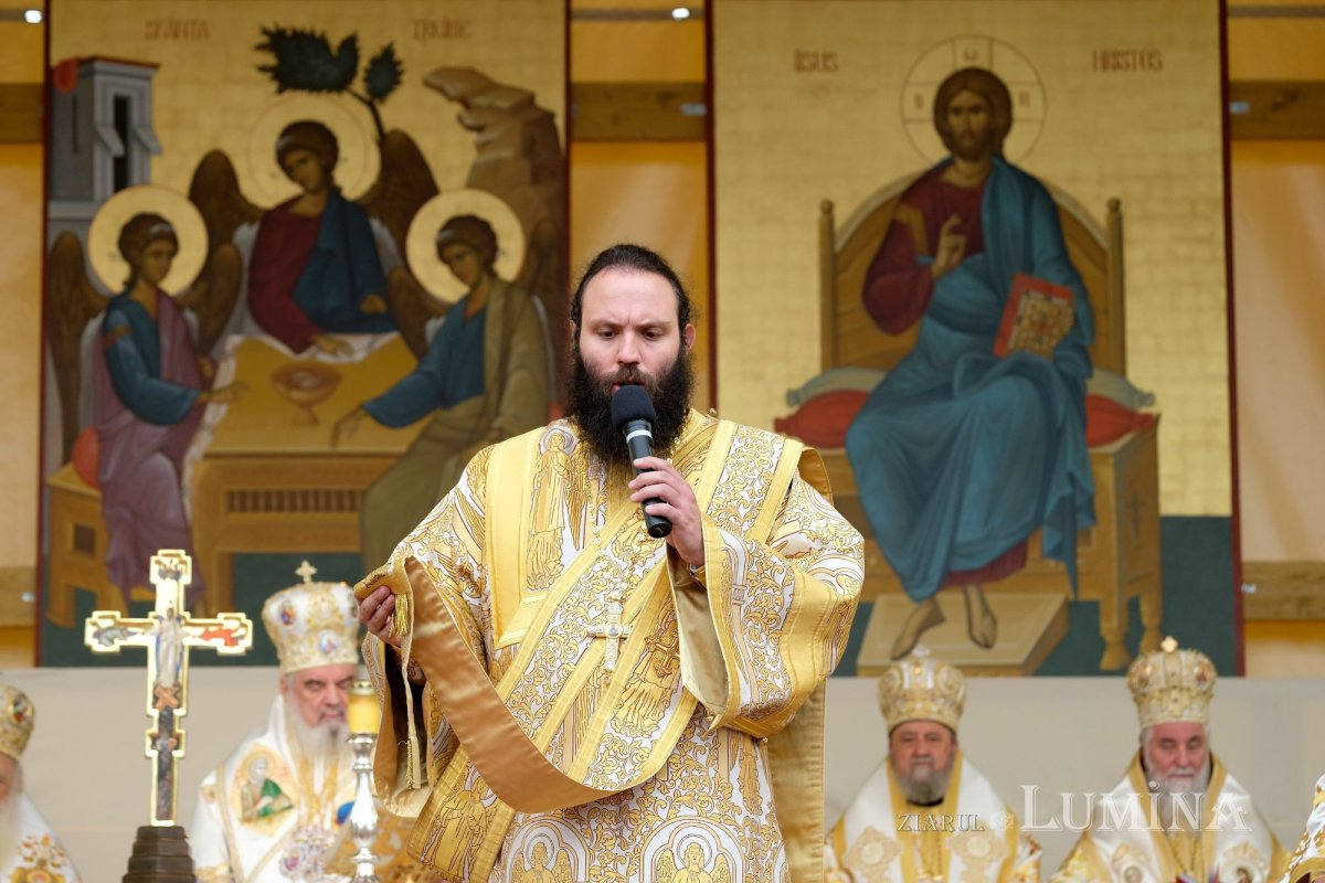 Capitala şi-a cinstit cu evlavie Sfântul Ocrotitor 274409