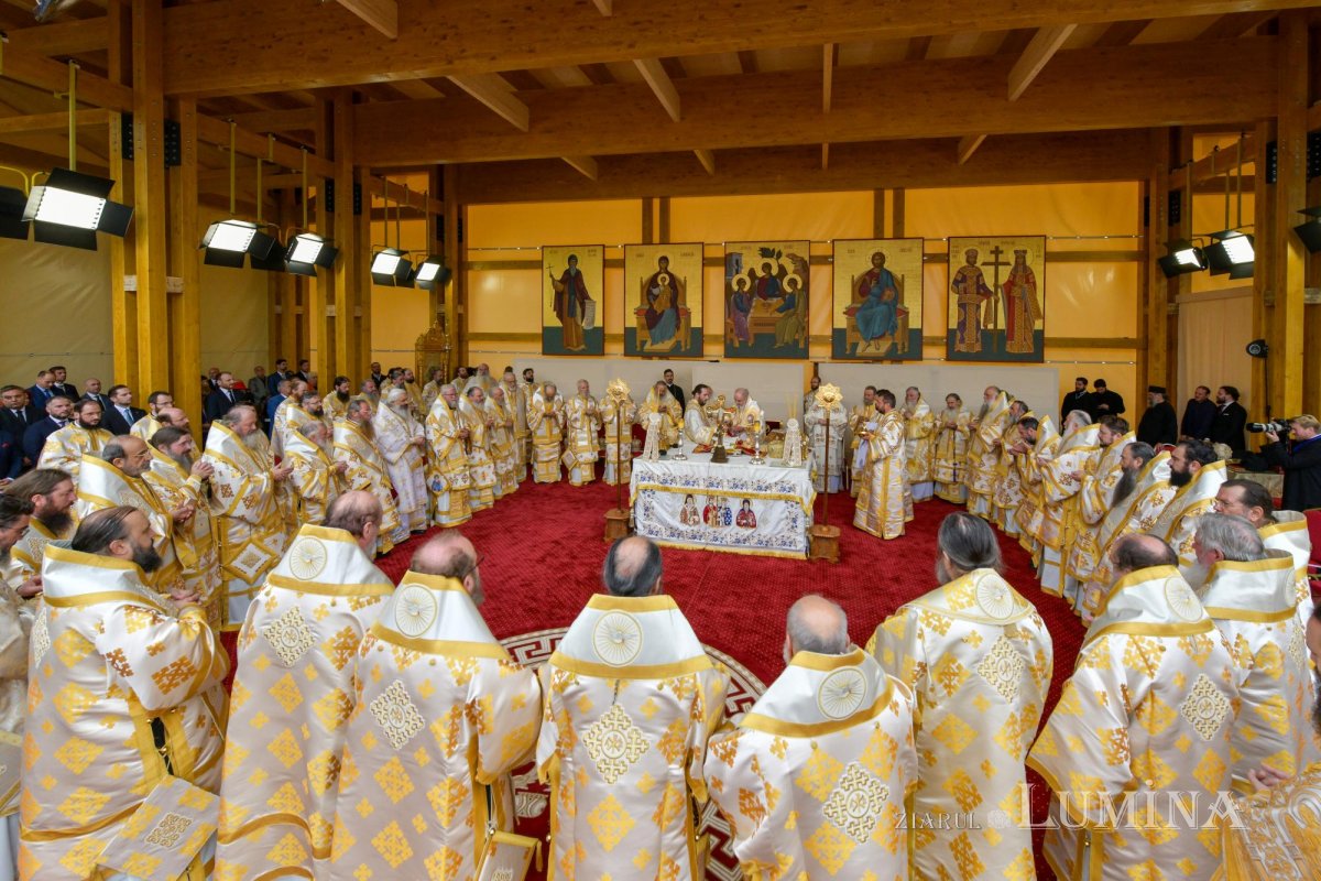 Capitala şi-a cinstit cu evlavie Sfântul Ocrotitor 274500