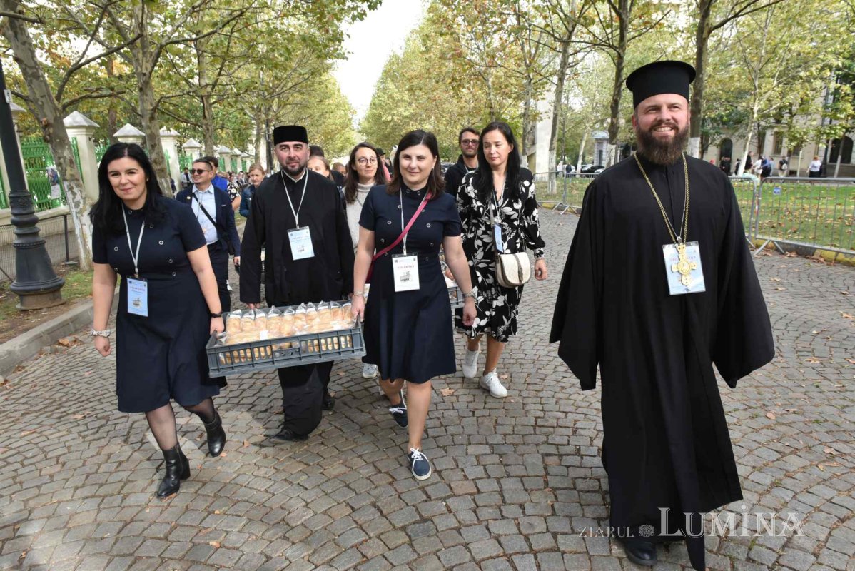 Hrană pentru pelerini în ziua cinstirii Ocrotitorului Bucureștilor 274442