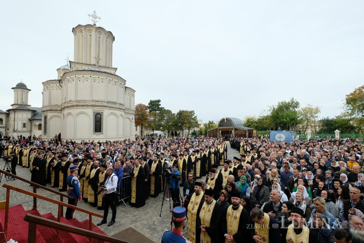 Moaştele Mucenicului Dimitrie şi moaştele Monahului Dimitrie venerate la Catedrala Patriarhală din Bucureşti 274633