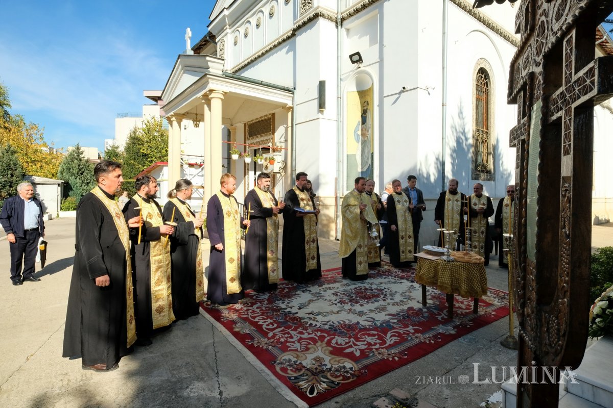 Rugăciune pentru odihna sufletelor victimelor de la clubul Colectiv 274866