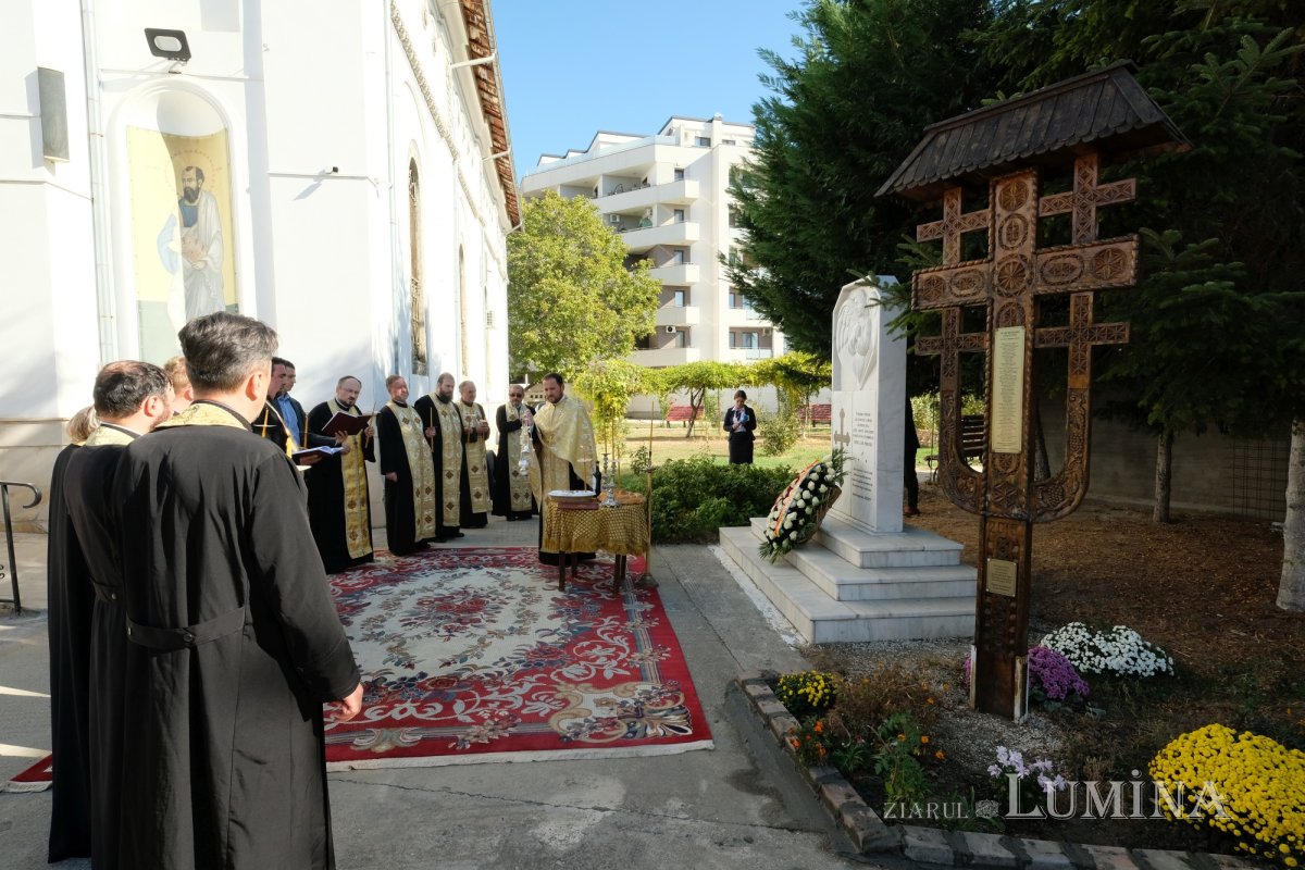 Rugăciune pentru odihna sufletelor victimelor de la clubul Colectiv 274867