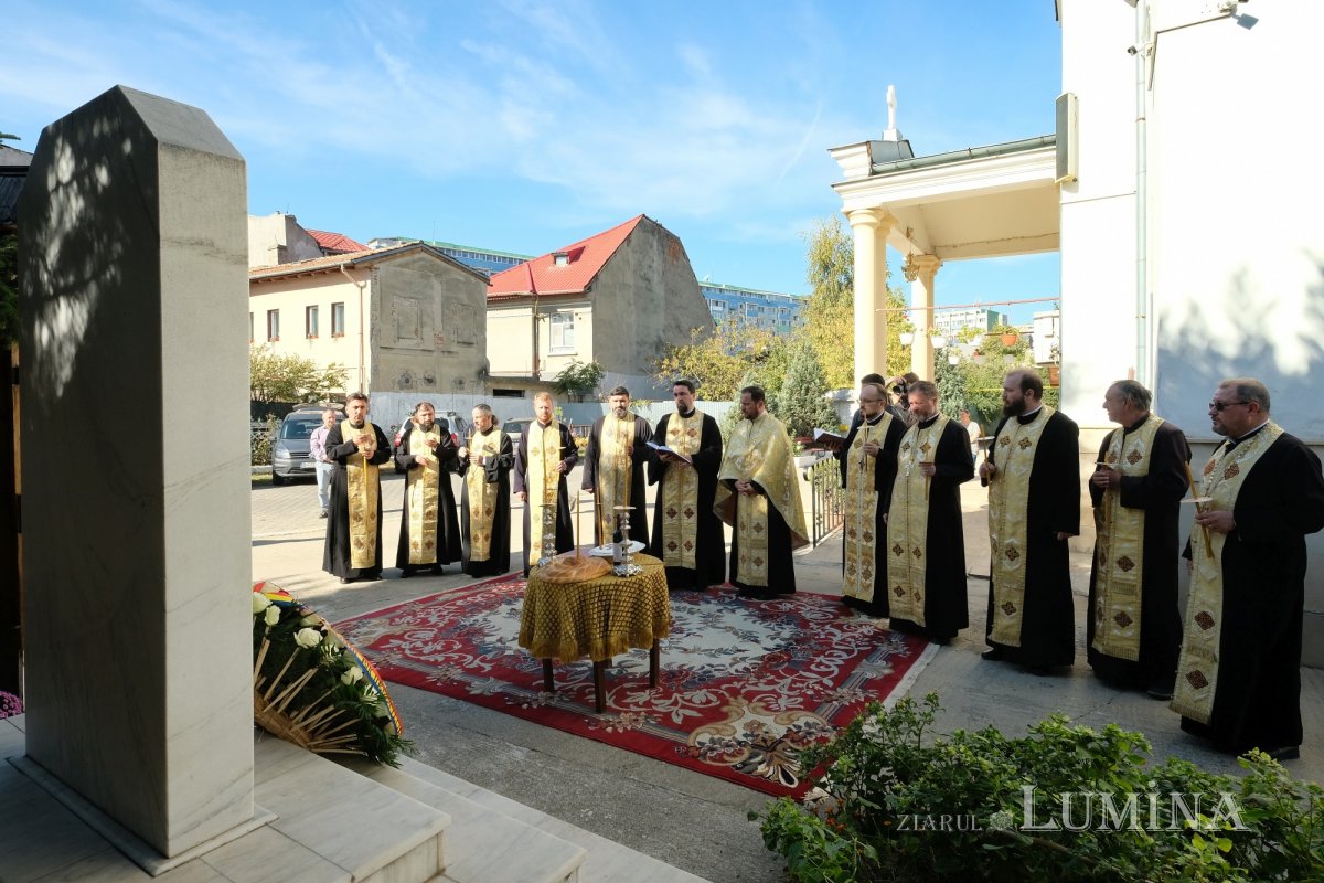 Rugăciune pentru odihna sufletelor victimelor de la clubul Colectiv 274868