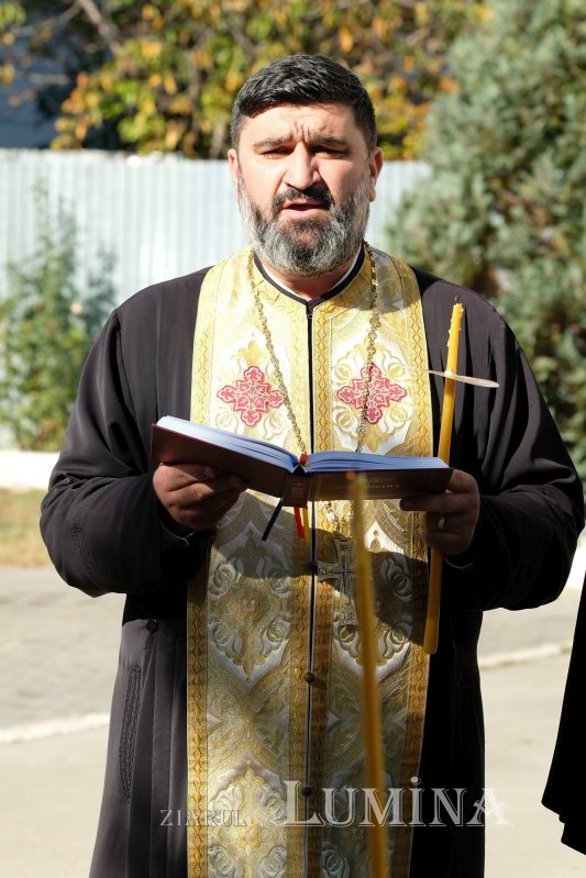 Rugăciune pentru odihna sufletelor victimelor de la clubul Colectiv 274870