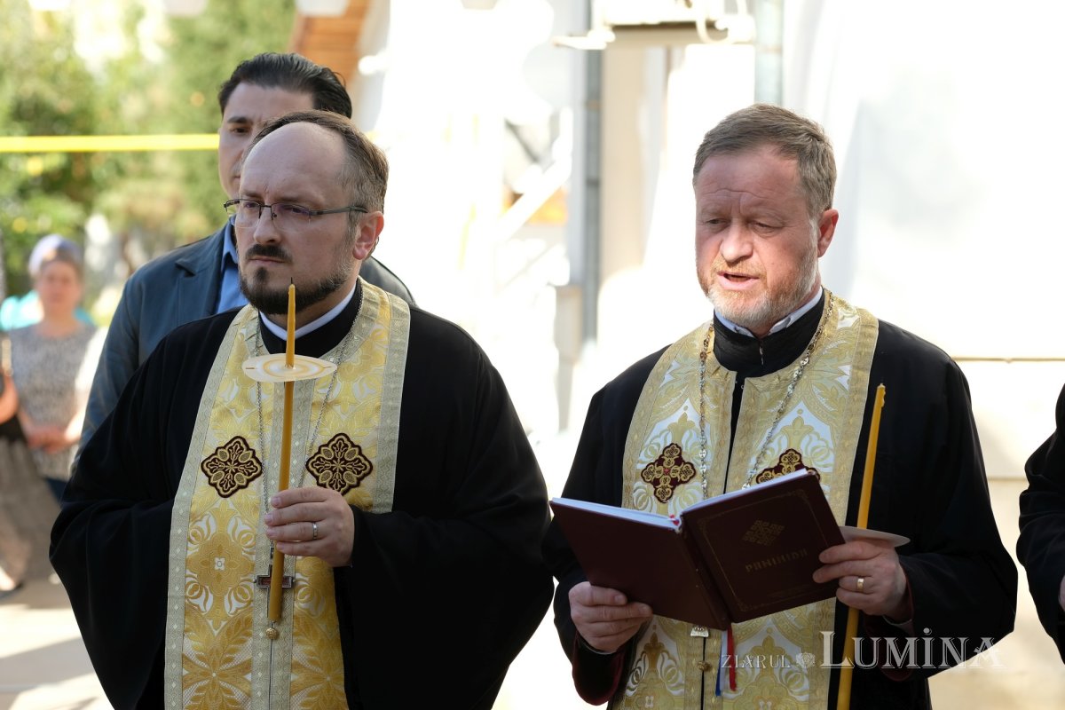 Rugăciune pentru odihna sufletelor victimelor de la clubul Colectiv 274872