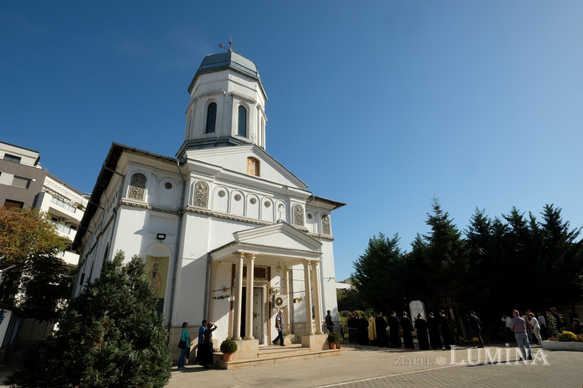 Rugăciune pentru odihna sufletelor victimelor de la clubul Colectiv 274875