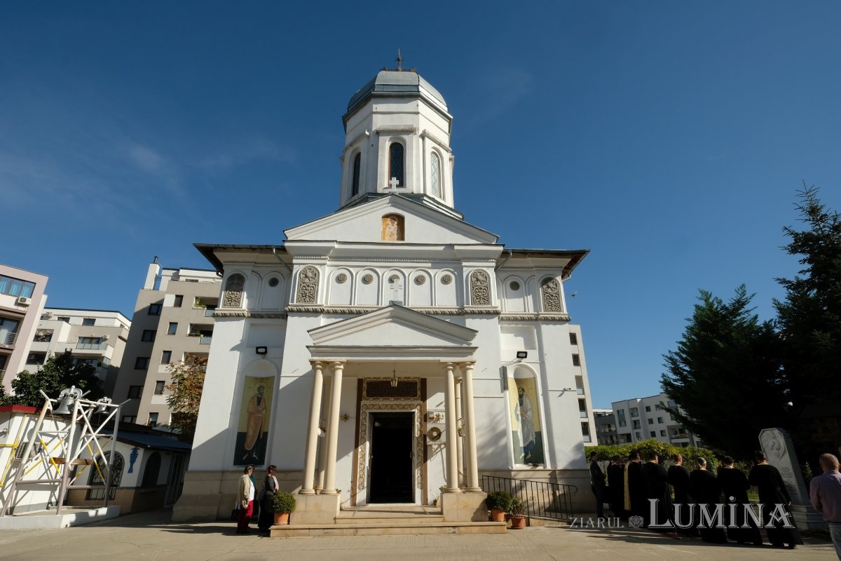 Rugăciune pentru odihna sufletelor victimelor de la clubul Colectiv 274881