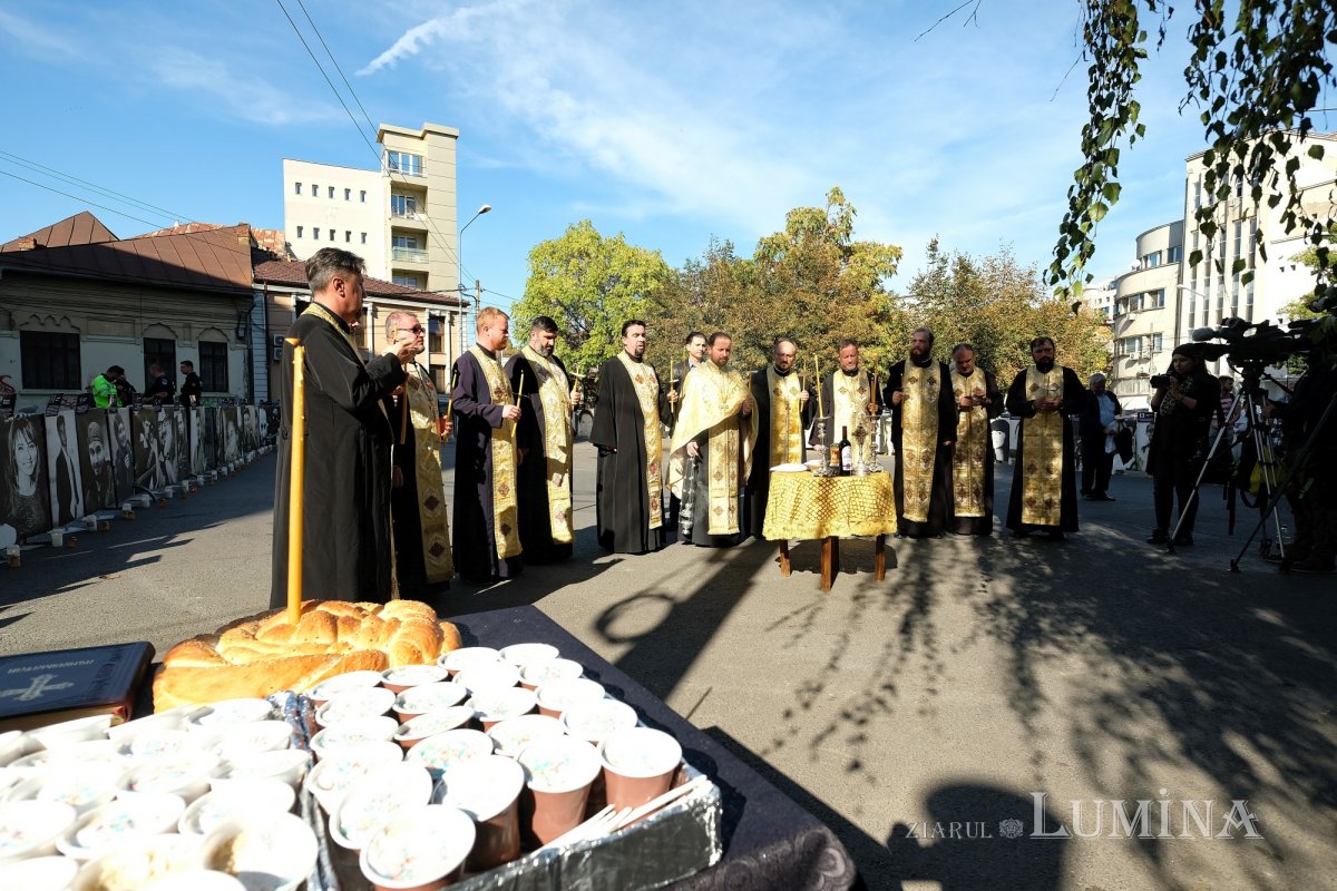 Rugăciune pentru odihna sufletelor victimelor de la clubul Colectiv 274888