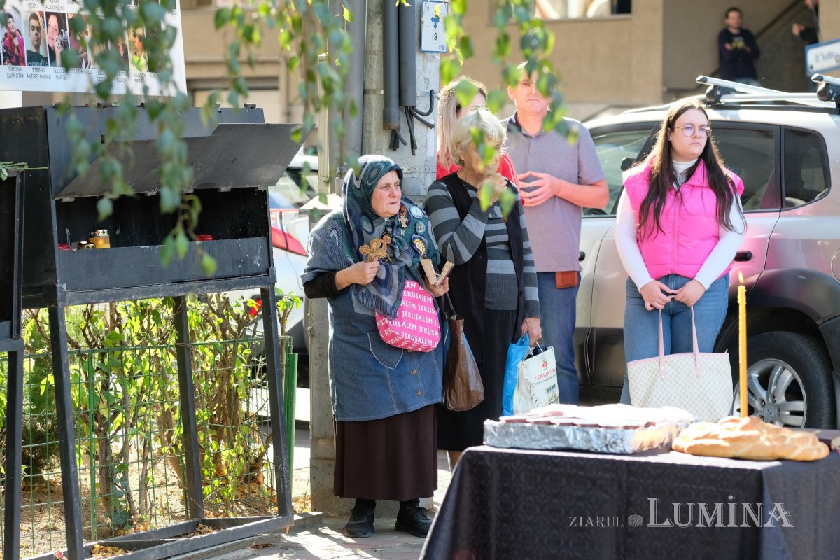 Rugăciune pentru odihna sufletelor victimelor de la clubul Colectiv 274892