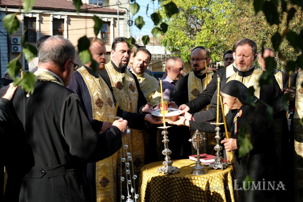 Rugăciune pentru odihna sufletelor victimelor de la clubul Colectiv 274896