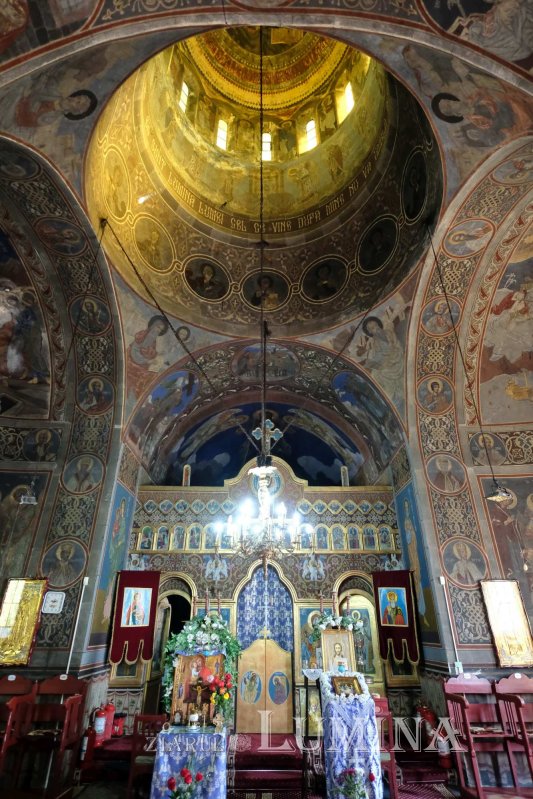 Preotul care Îl dăruiește zilnic pe Hristos bătrânilor satului 275126