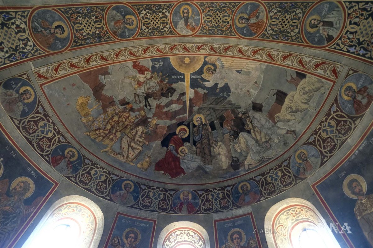 Preotul care Îl dăruiește zilnic pe Hristos bătrânilor satului 275127