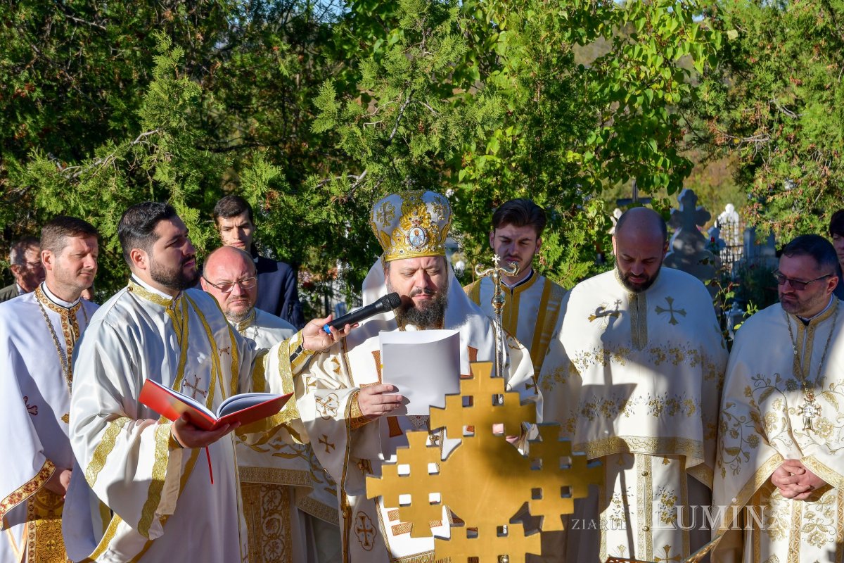 A fost sfințită pictura bisericii parohiei prahovene Valea Crângului 275504