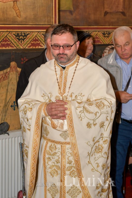 A fost sfințită pictura bisericii parohiei prahovene Valea Crângului 275512