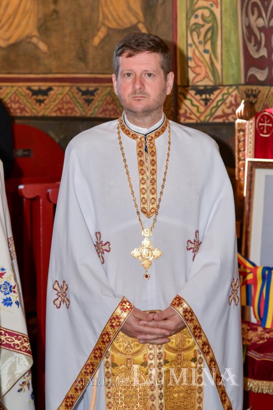 A fost sfințită pictura bisericii parohiei prahovene Valea Crângului 275523