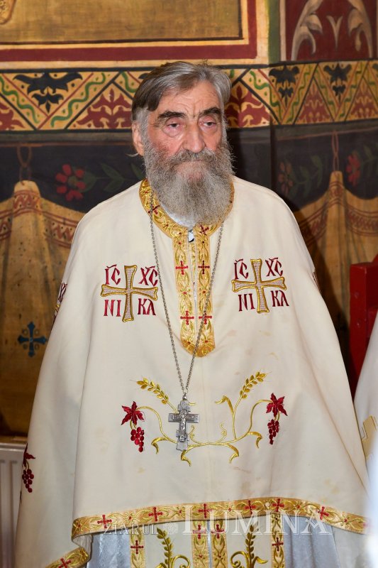 A fost sfințită pictura bisericii parohiei prahovene Valea Crângului 275526