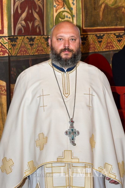 A fost sfințită pictura bisericii parohiei prahovene Valea Crângului 275527