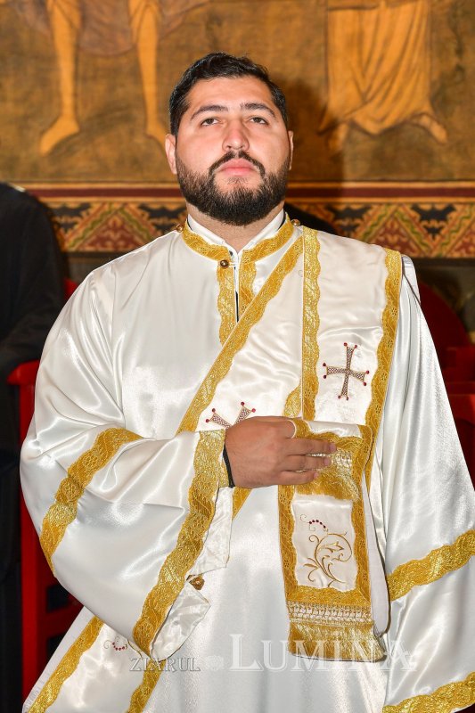 A fost sfințită pictura bisericii parohiei prahovene Valea Crângului 275529