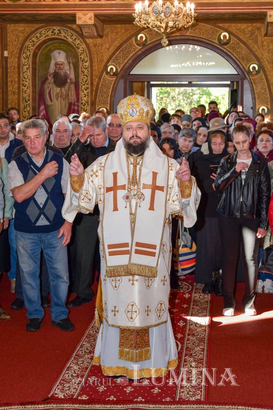 A fost sfințită pictura bisericii parohiei prahovene Valea Crângului 275530