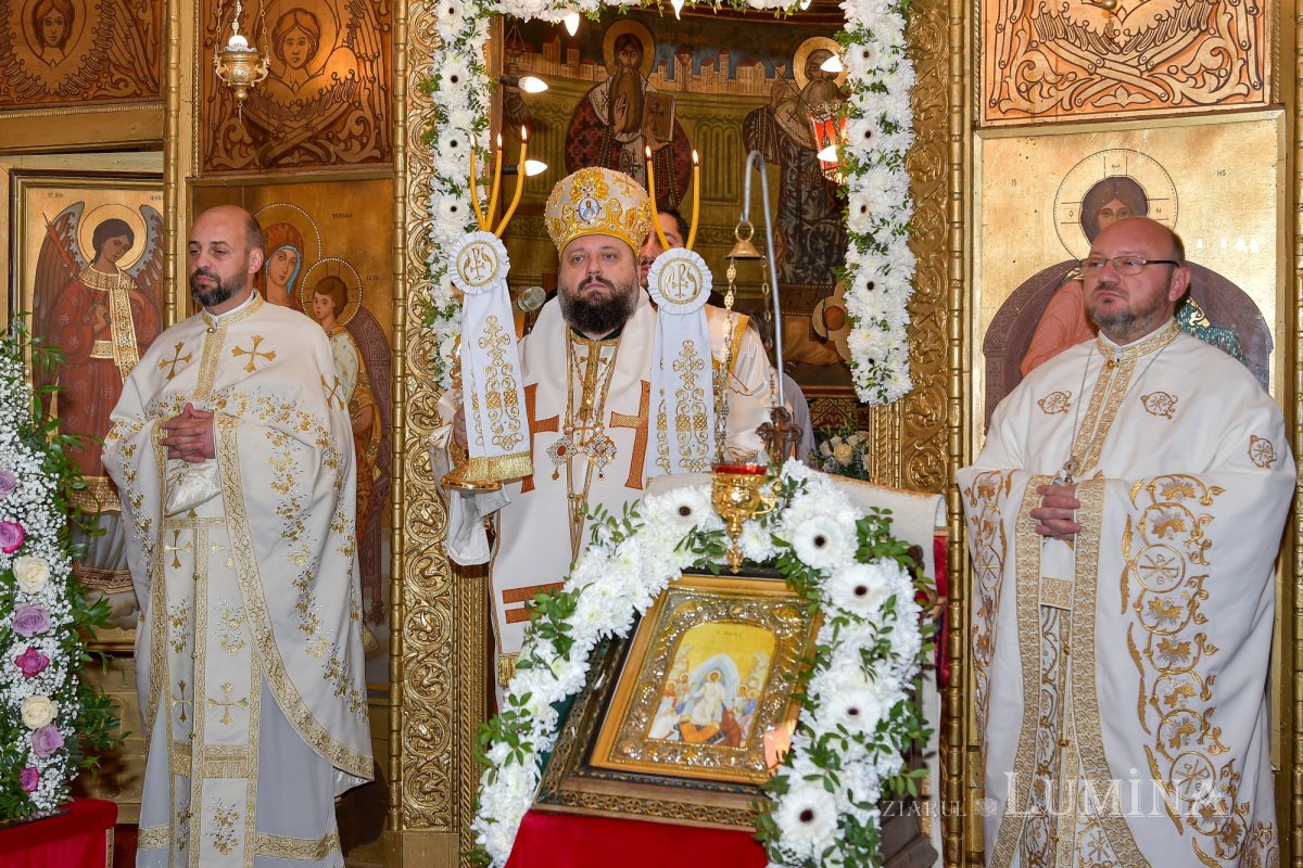 A fost sfințită pictura bisericii parohiei prahovene Valea Crângului 275531