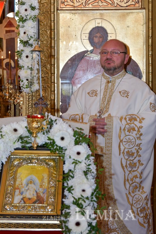 A fost sfințită pictura bisericii parohiei prahovene Valea Crângului 275533