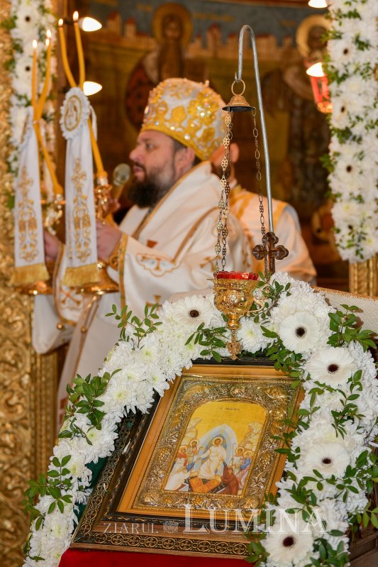 A fost sfințită pictura bisericii parohiei prahovene Valea Crângului 275534