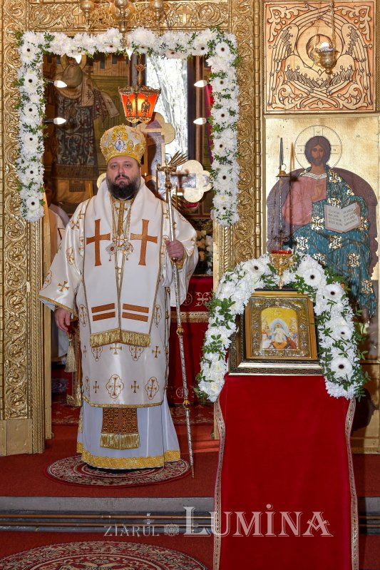 A fost sfințită pictura bisericii parohiei prahovene Valea Crângului 275537