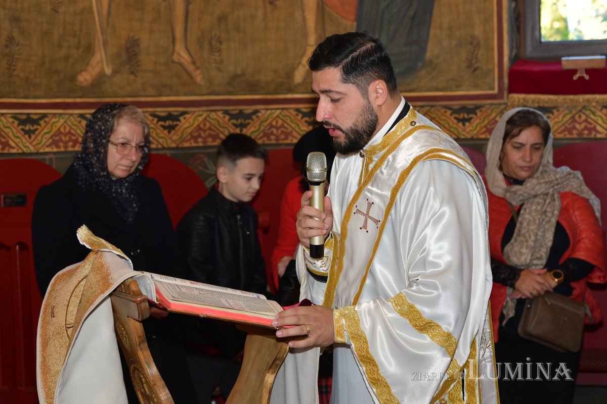 A fost sfințită pictura bisericii parohiei prahovene Valea Crângului 275539