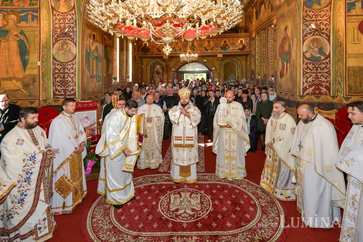 A fost sfințită pictura bisericii parohiei prahovene Valea Crângului 275549