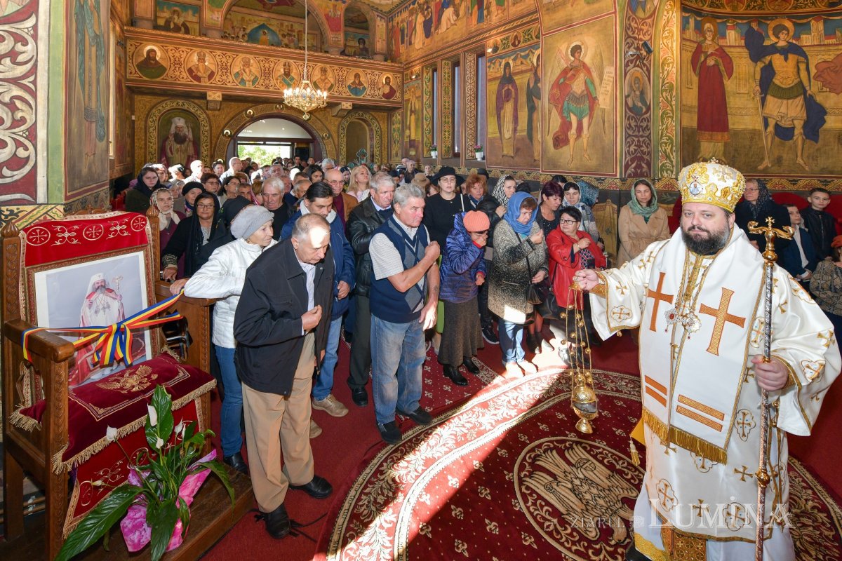 A fost sfințită pictura bisericii parohiei prahovene Valea Crângului 275552