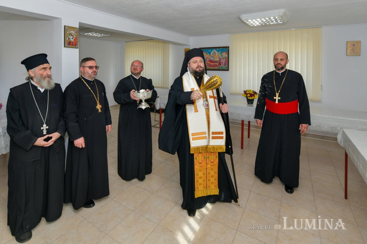 A fost sfințită pictura bisericii parohiei prahovene Valea Crângului 275562