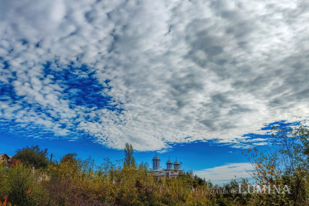 A fost sfințită pictura bisericii parohiei prahovene Valea Crângului 275563