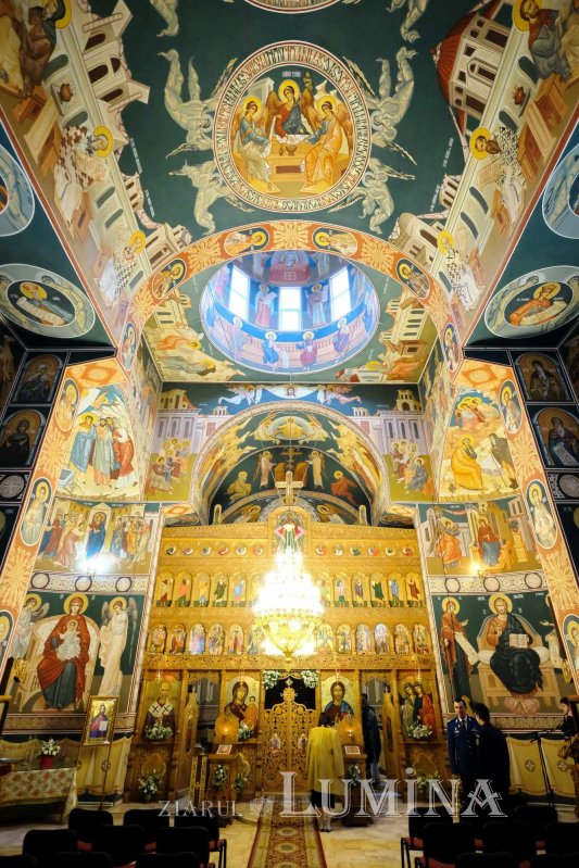 Jandarmii bucureșteni și-au sărbătorit ocrotitorii cerești 276039