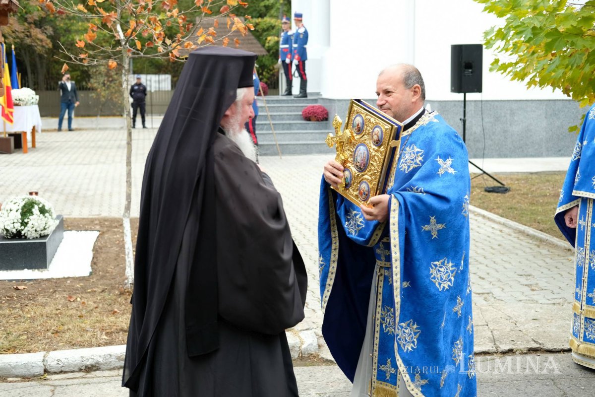 Jandarmii bucureșteni și-au sărbătorit ocrotitorii cerești 276043