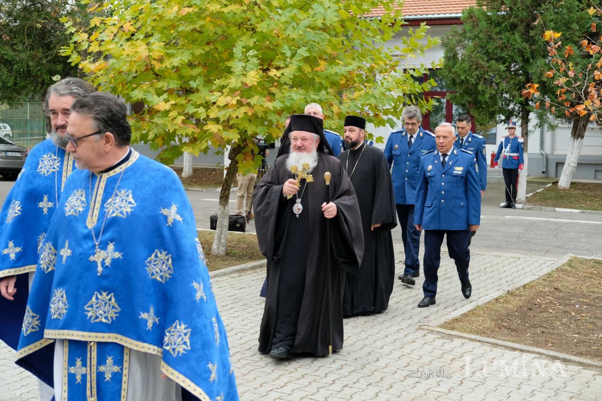 Jandarmii bucureșteni și-au sărbătorit ocrotitorii cerești 276044