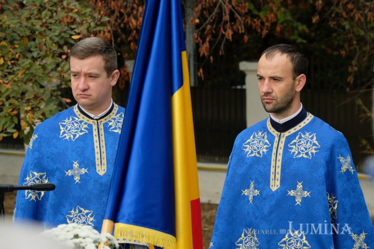 Jandarmii bucureșteni și-au sărbătorit ocrotitorii cerești 276052