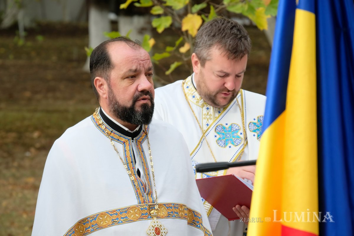 Jandarmii bucureșteni și-au sărbătorit ocrotitorii cerești 276054