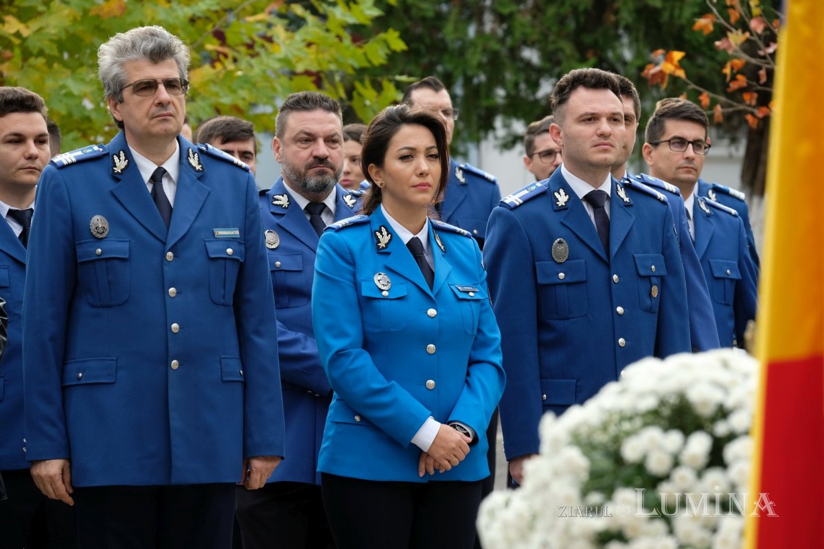 Jandarmii bucureșteni și-au sărbătorit ocrotitorii cerești 276057