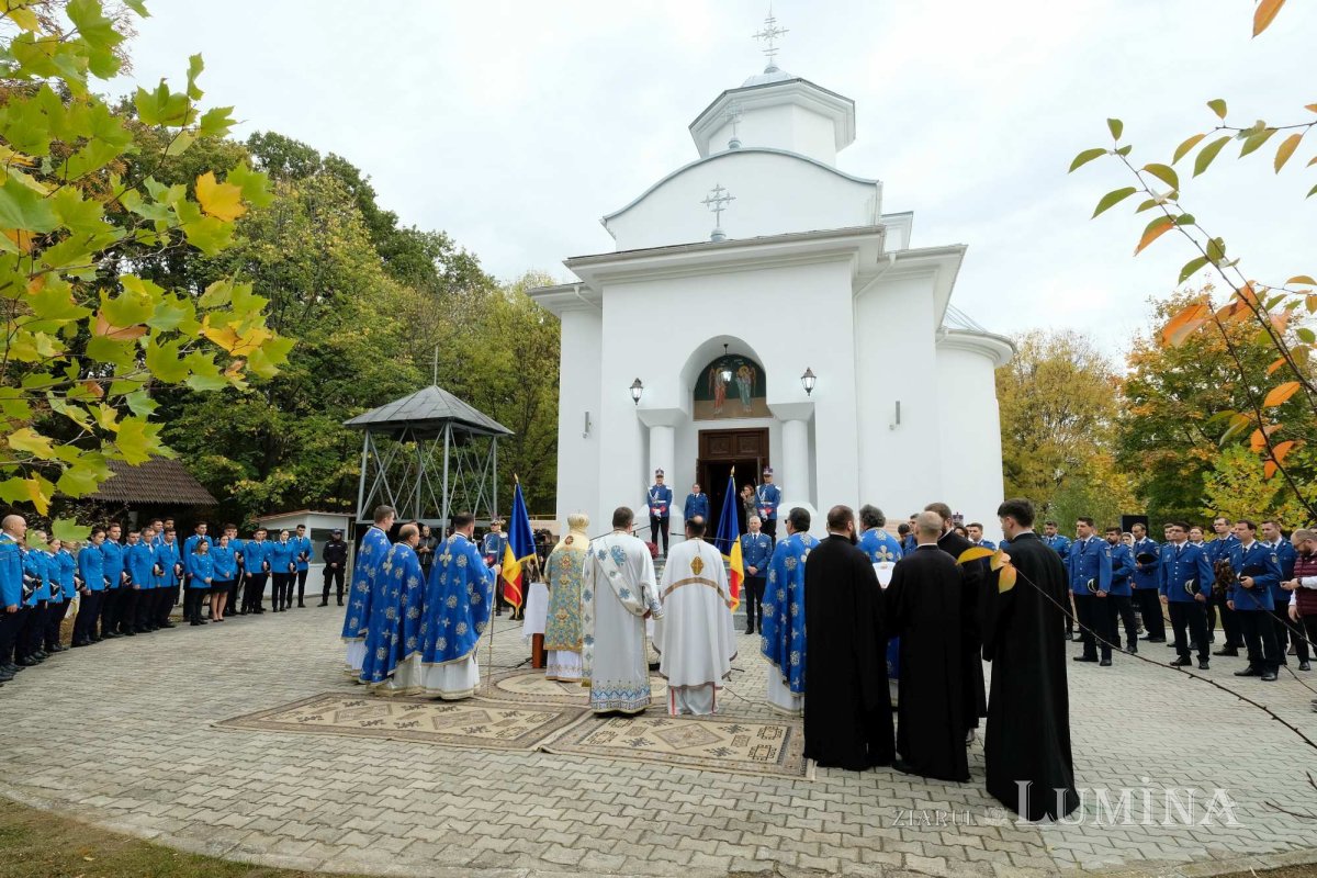 Jandarmii bucureșteni și-au sărbătorit ocrotitorii cerești 276060