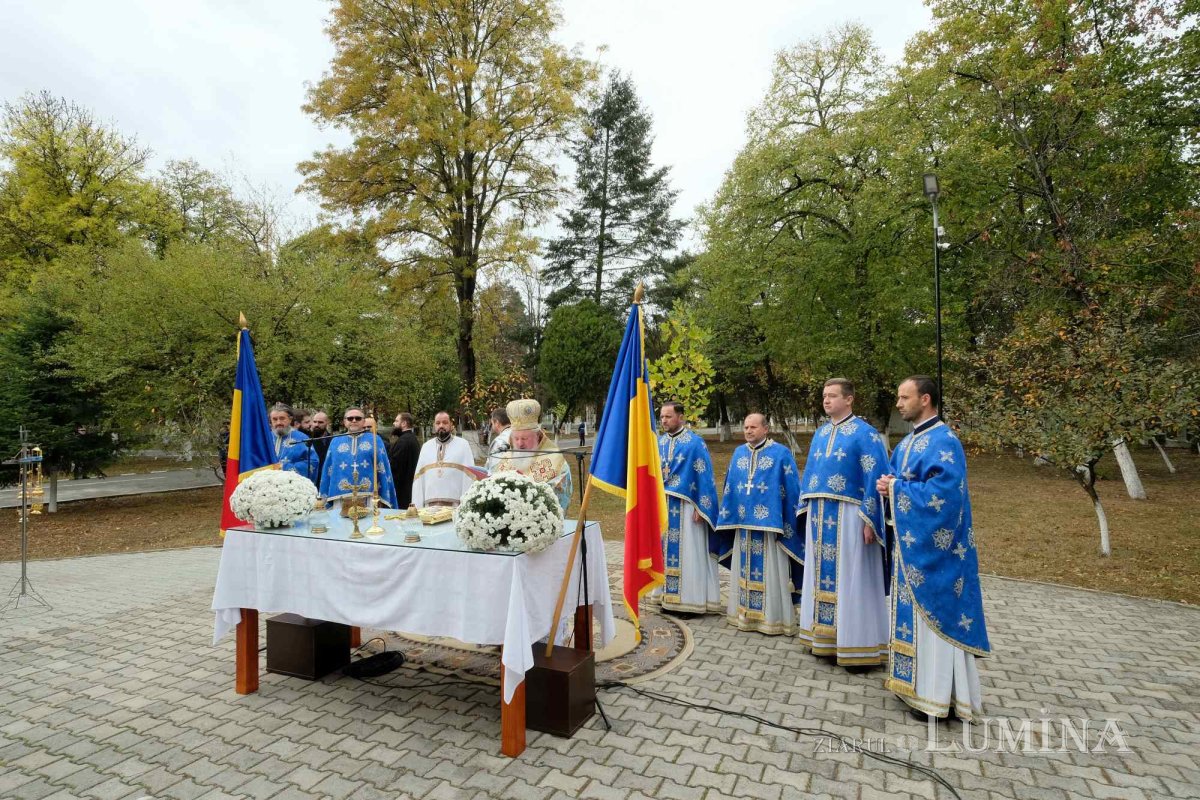 Jandarmii bucureșteni și-au sărbătorit ocrotitorii cerești 276061