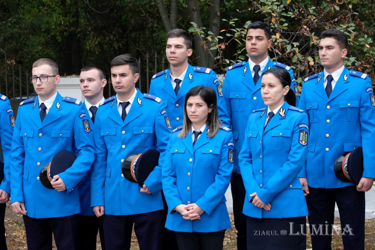 Jandarmii bucureșteni și-au sărbătorit ocrotitorii cerești 276062