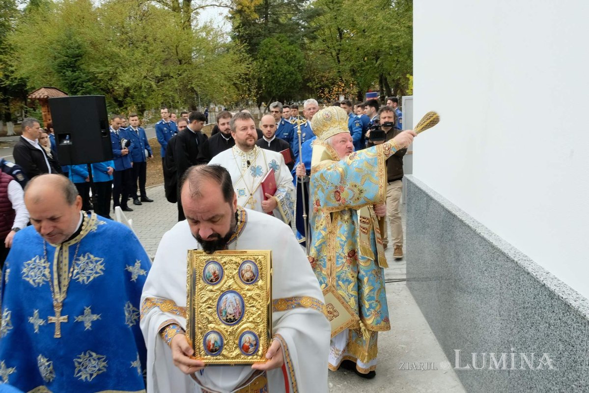 Jandarmii bucureșteni și-au sărbătorit ocrotitorii cerești 276063