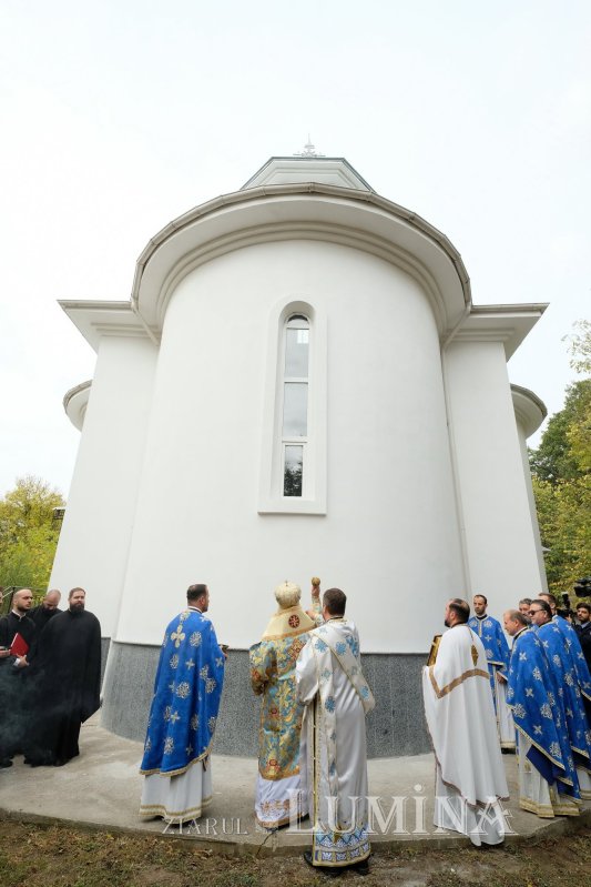 Jandarmii bucureșteni și-au sărbătorit ocrotitorii cerești 276065