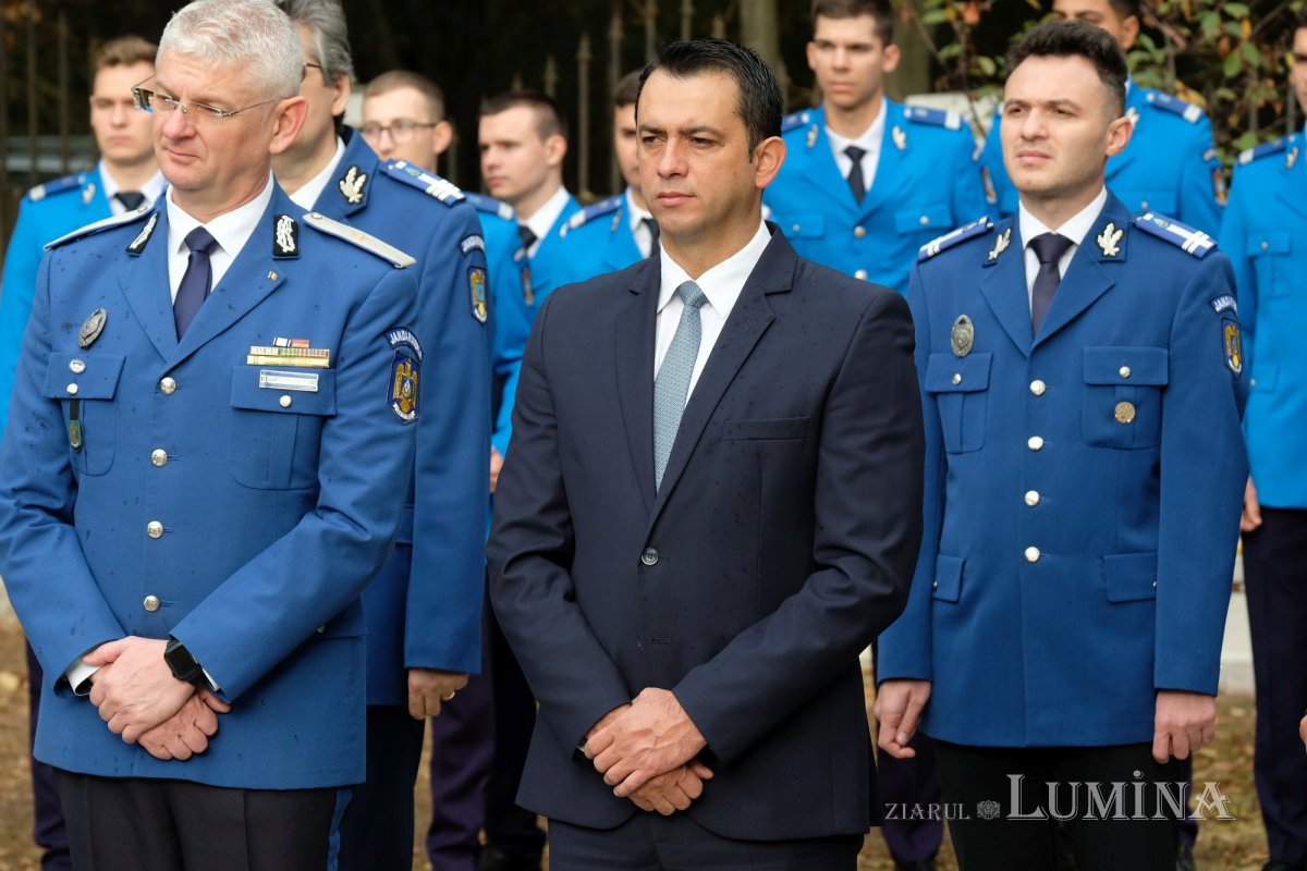 Jandarmii bucureșteni și-au sărbătorit ocrotitorii cerești 276071