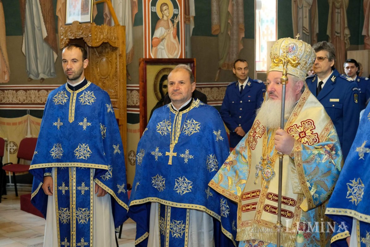 Jandarmii bucureșteni și-au sărbătorit ocrotitorii cerești 276080