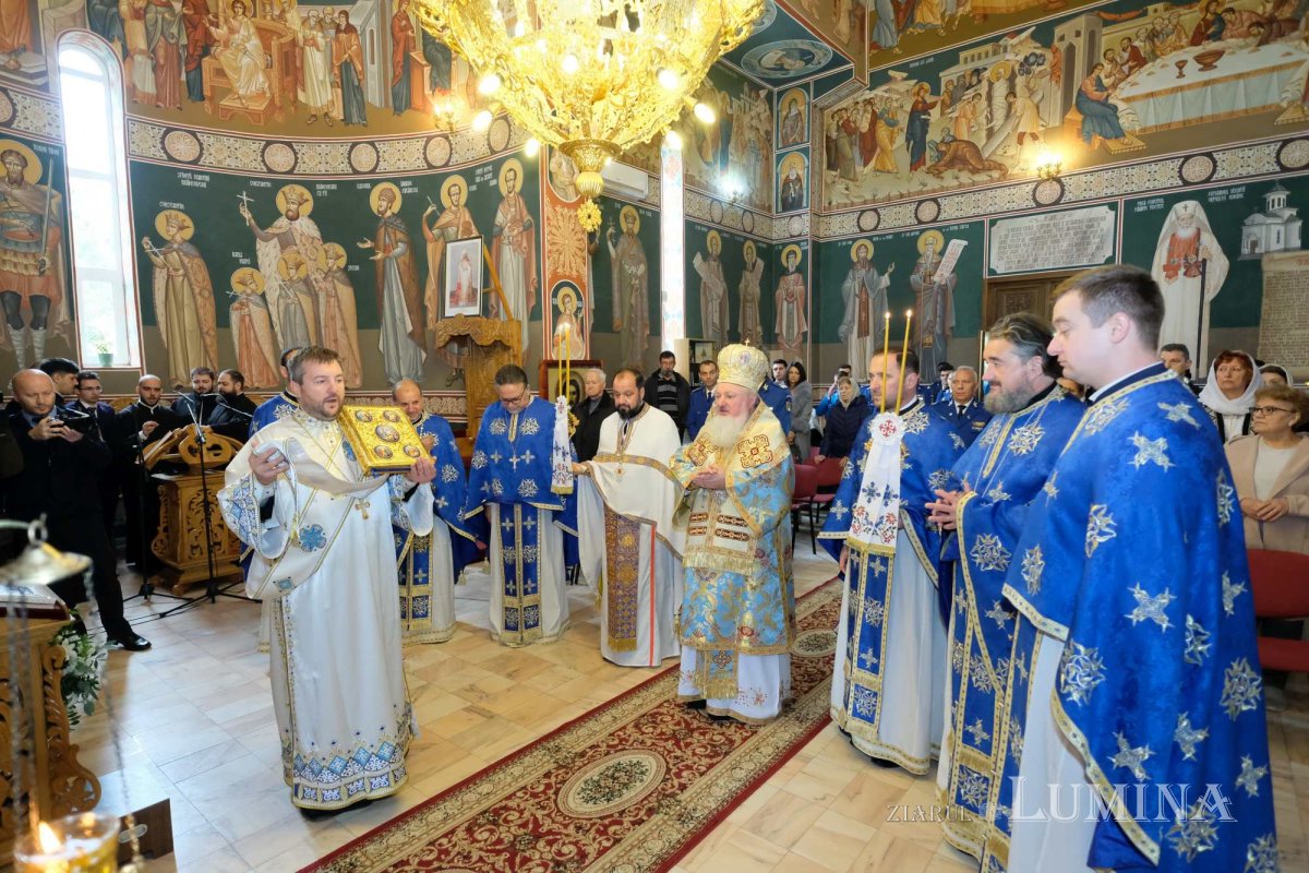 Jandarmii bucureșteni și-au sărbătorit ocrotitorii cerești 276083