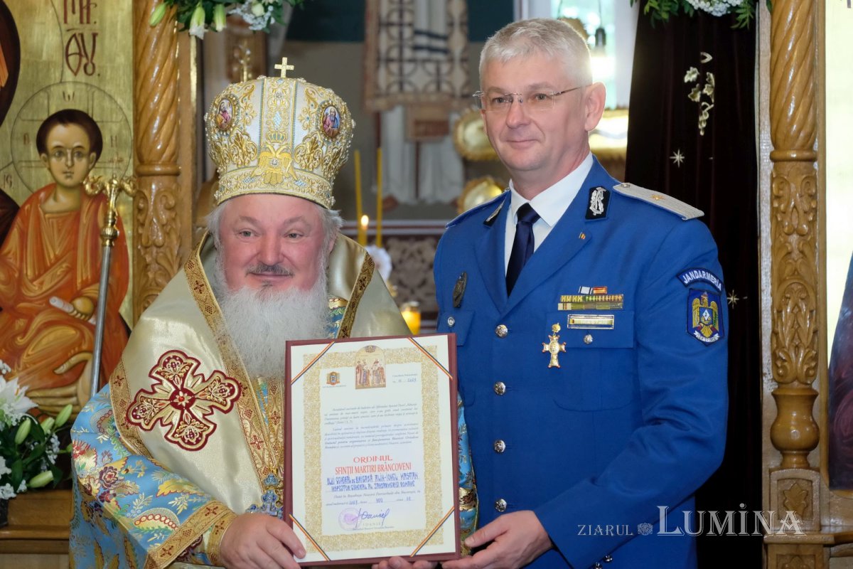 Jandarmii bucureșteni și-au sărbătorit ocrotitorii cerești 276096