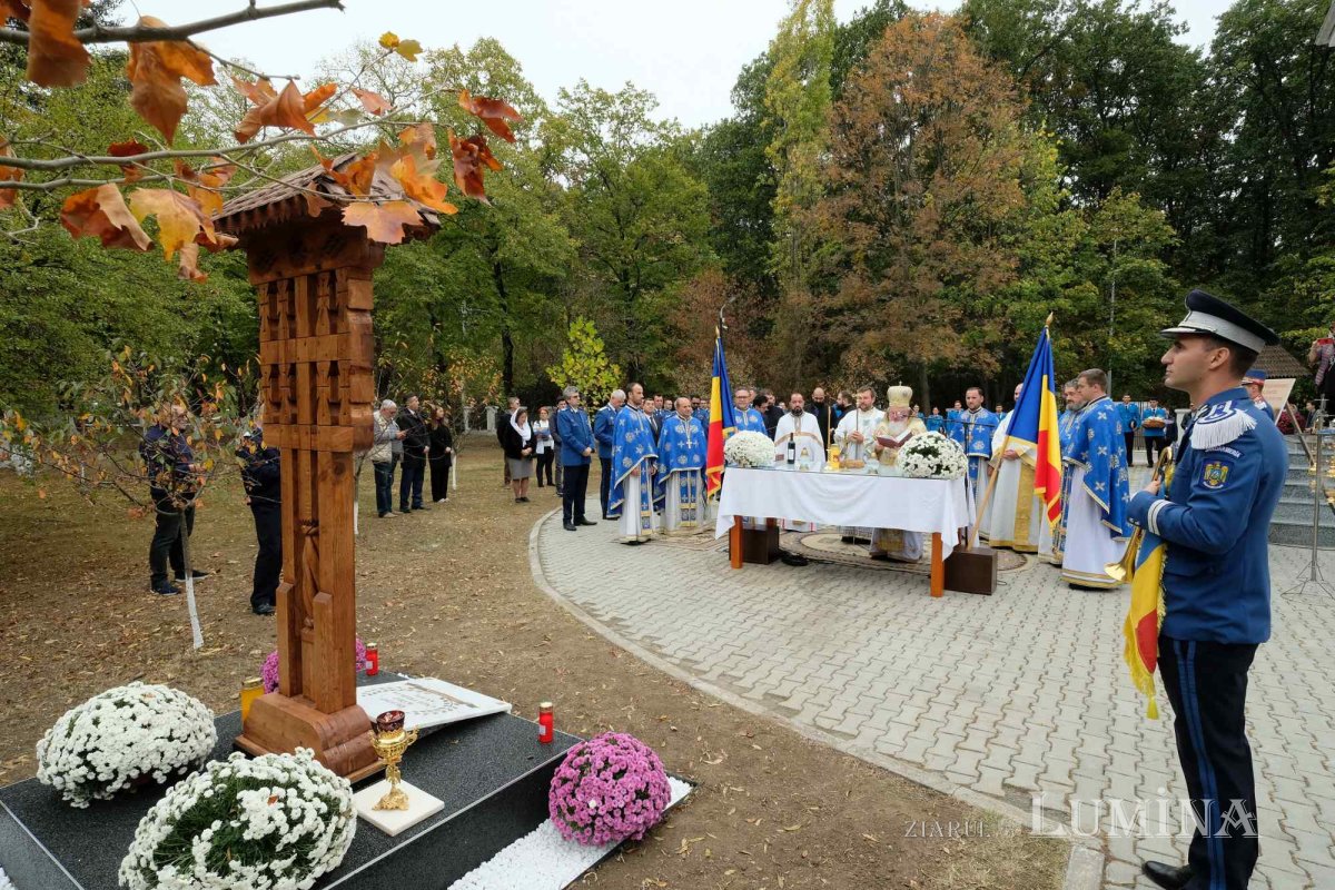 Jandarmii bucureșteni și-au sărbătorit ocrotitorii cerești 276100